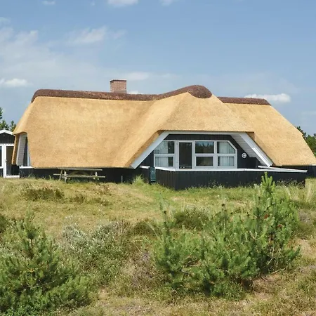 Hébergement de vacances Nice Home In Blavand With Sauna Blåvand